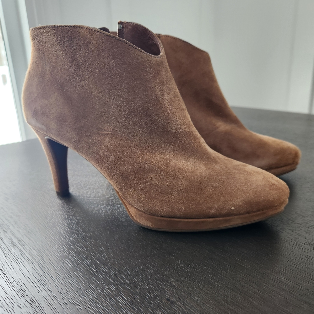 Size 8 Paul Green Brown Suede Ankle Booties